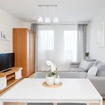 Apartament Z Garażem Blisko Lotniska