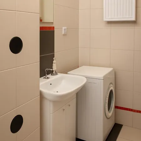 Z Garazem Blisko Lotniska