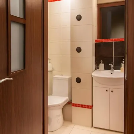 Apartament Z Garażem Blisko Lotniska